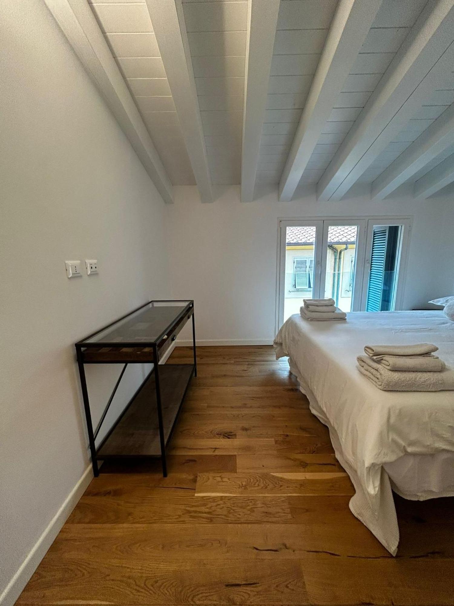 Waterfront Balcony I Grani 5 Resort Grand Suite Ліворно Екстер'єр фото